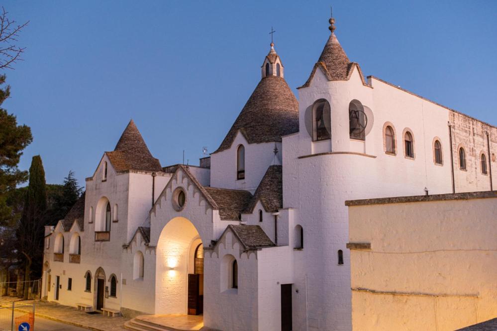 Dea Luxury Casa Vacanze- Zona Chiesa A Trullo - ألبيروبيللو المظهر الخارجي الصورة