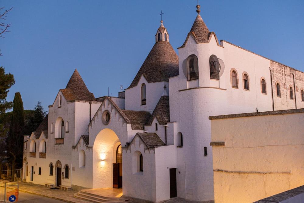 Dea Luxury Casa Vacanze- Zona Chiesa A Trullo - ألبيروبيللو المظهر الخارجي الصورة