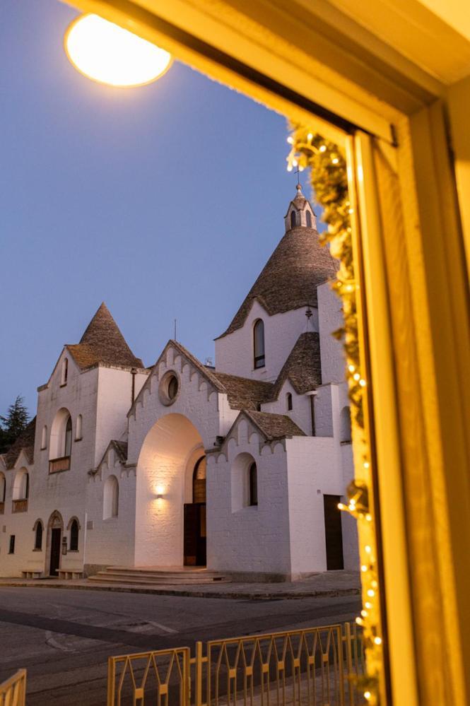 Dea Luxury Casa Vacanze- Zona Chiesa A Trullo - ألبيروبيللو المظهر الخارجي الصورة