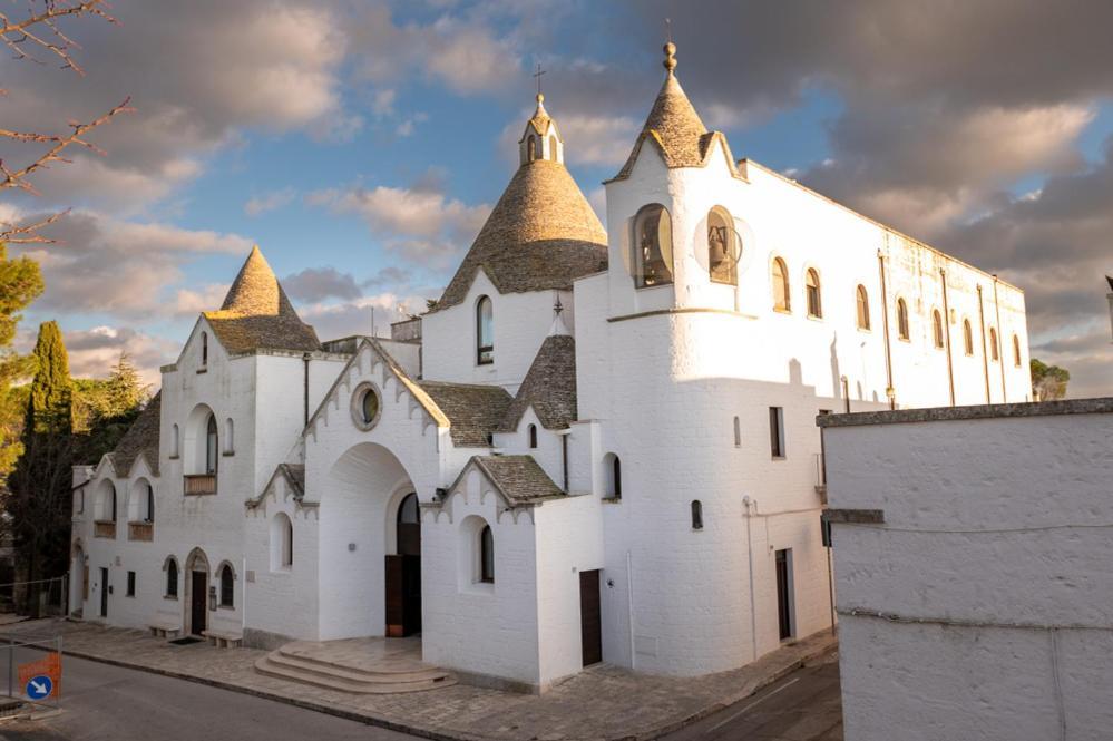 Dea Luxury Casa Vacanze- Zona Chiesa A Trullo - ألبيروبيللو المظهر الخارجي الصورة