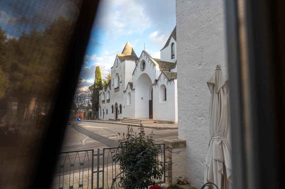 Dea Luxury Casa Vacanze- Zona Chiesa A Trullo - ألبيروبيللو المظهر الخارجي الصورة